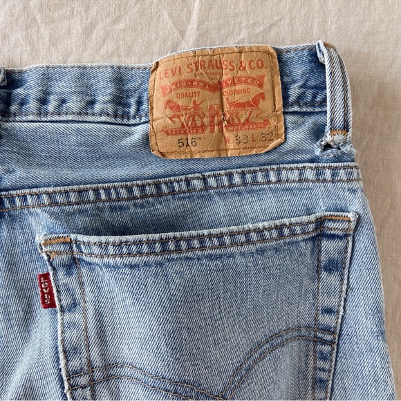 ‼️SOLD‼️ Levi’s 516 faded grungy 90s straight leg light wash blue jeans - Picture 5 of 8